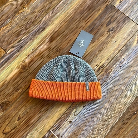Nobis Beanie - Picture 1 of 10